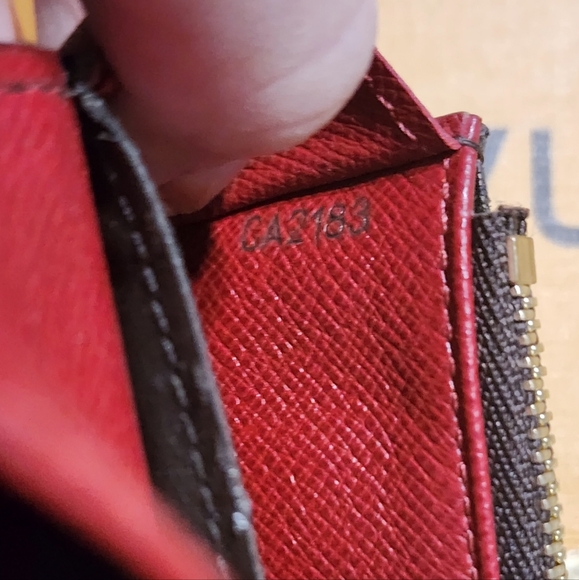 Louis Vuitton Wallet - Picture 13 of 14